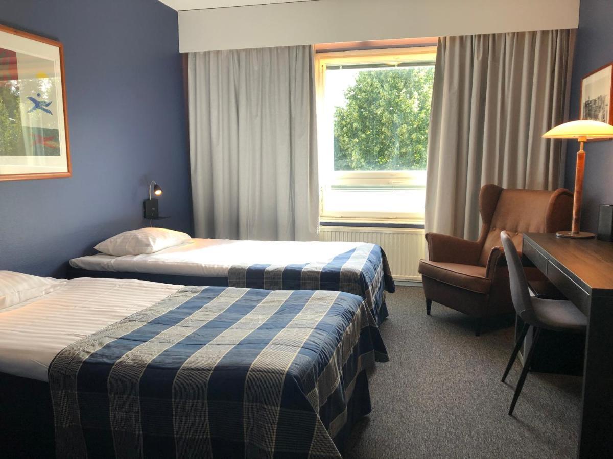West Side Hotel Turku Bagian luar foto
