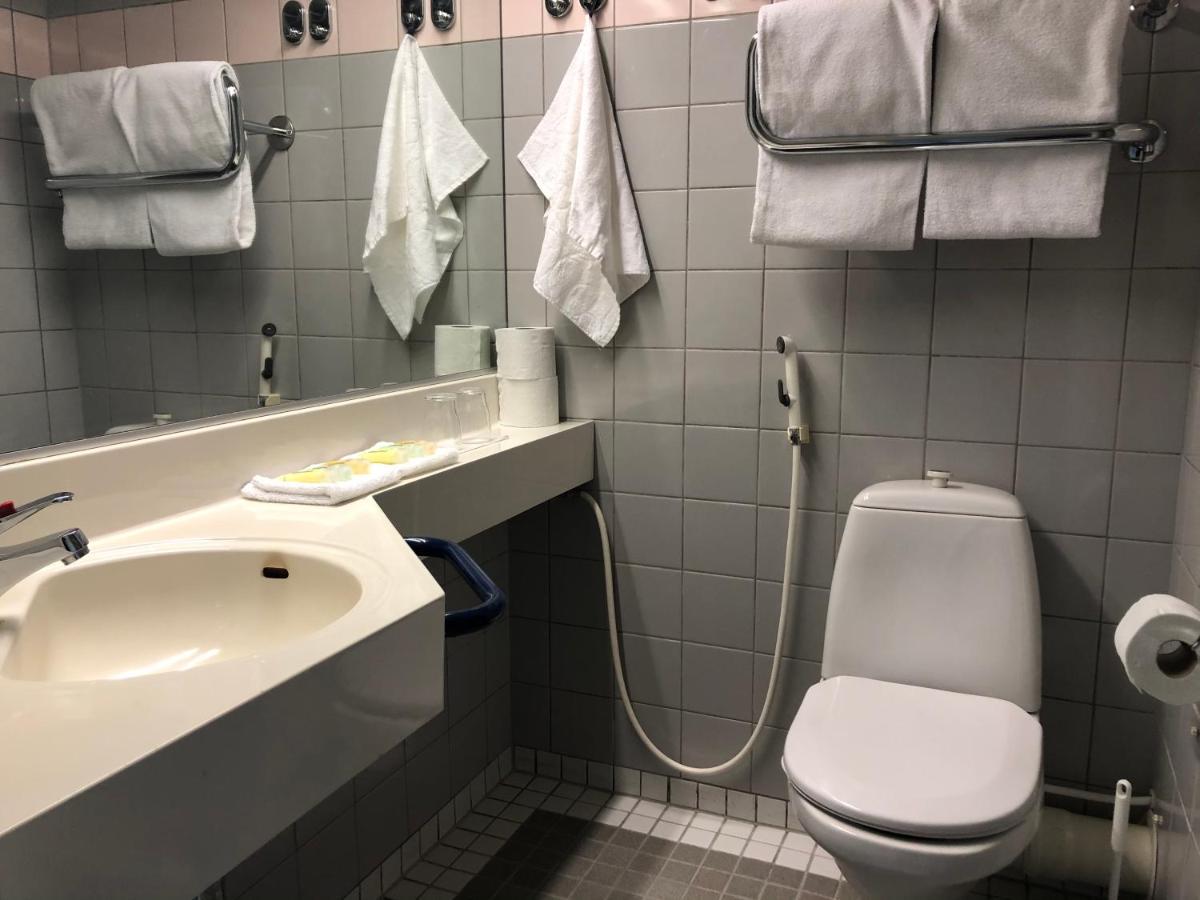 West Side Hotel Turku Bagian luar foto