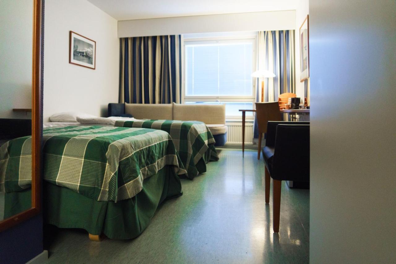 West Side Hotel Turku Bagian luar foto