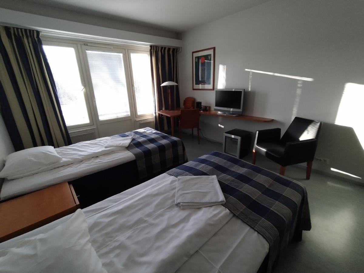 West Side Hotel Turku Bagian luar foto