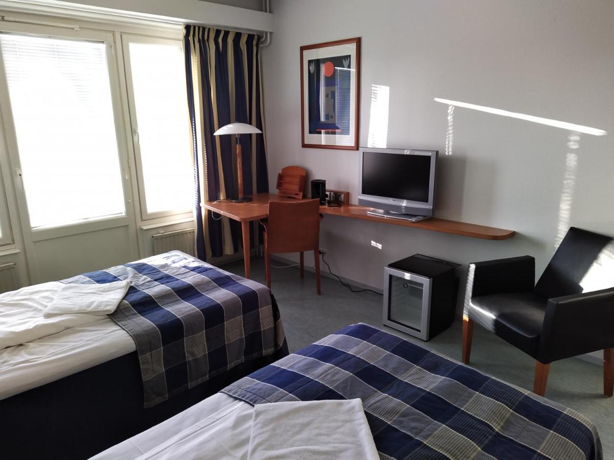 West Side Hotel Turku Bagian luar foto