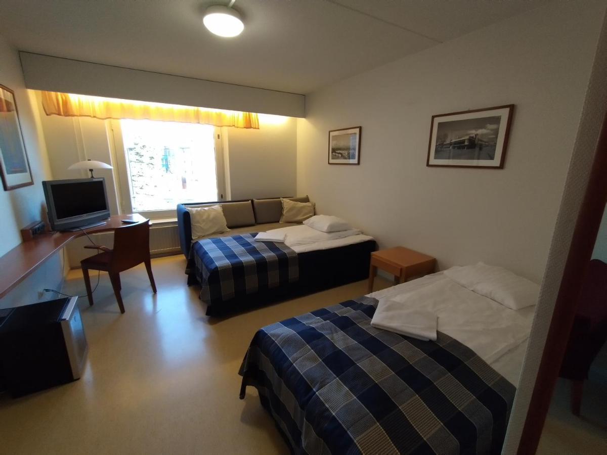 West Side Hotel Turku Bagian luar foto